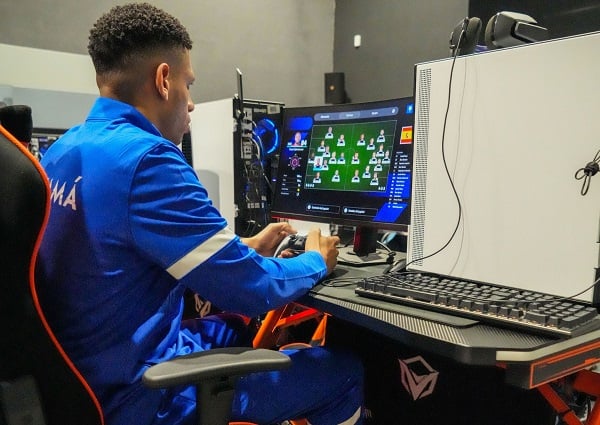 Japheth Catuy logró la medalla de bronce en el E- Sports. Foto: COP