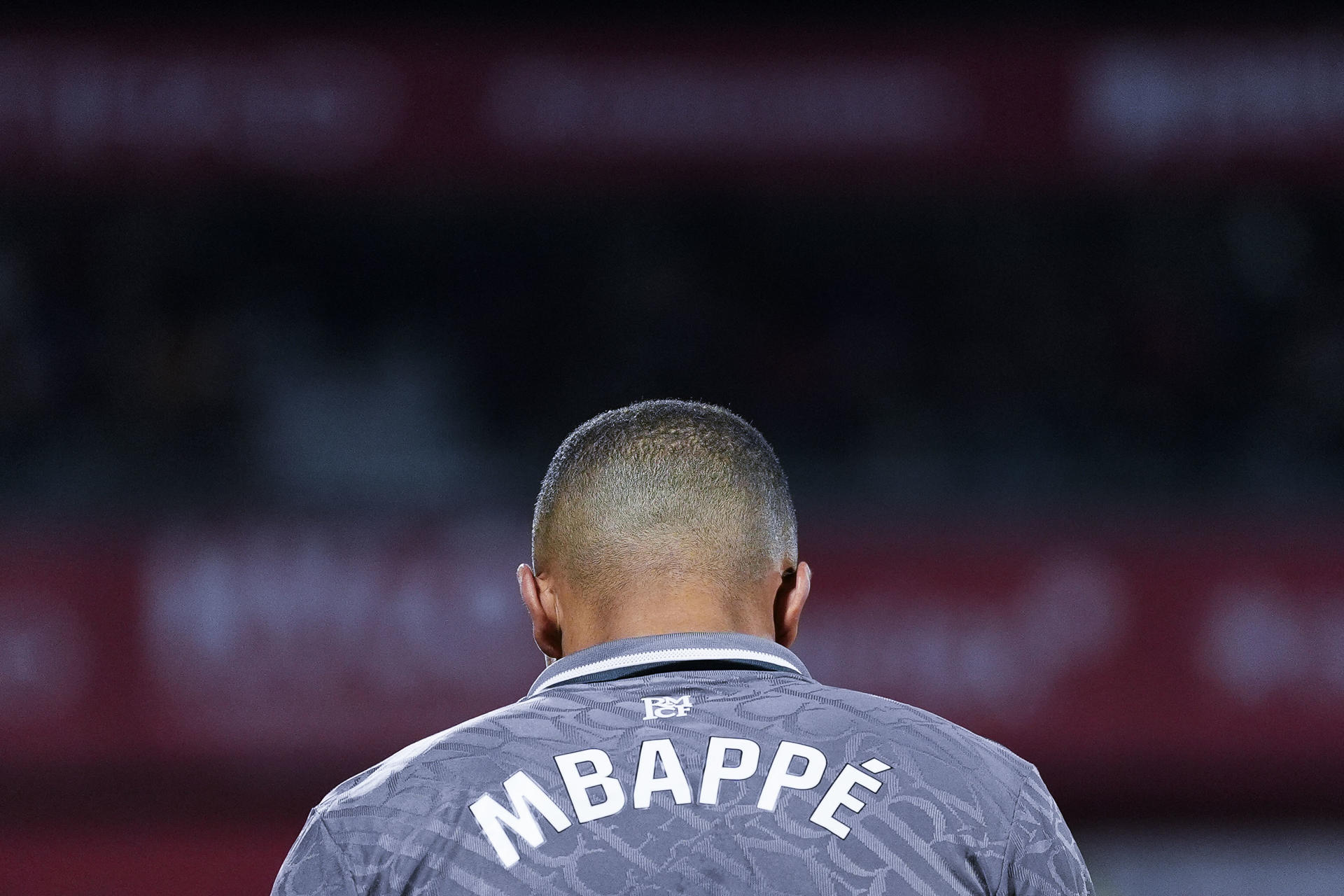 El delantero francés del Real Madrid Kylian Mbappé en el estadio Montilivi, en Girona. EFE