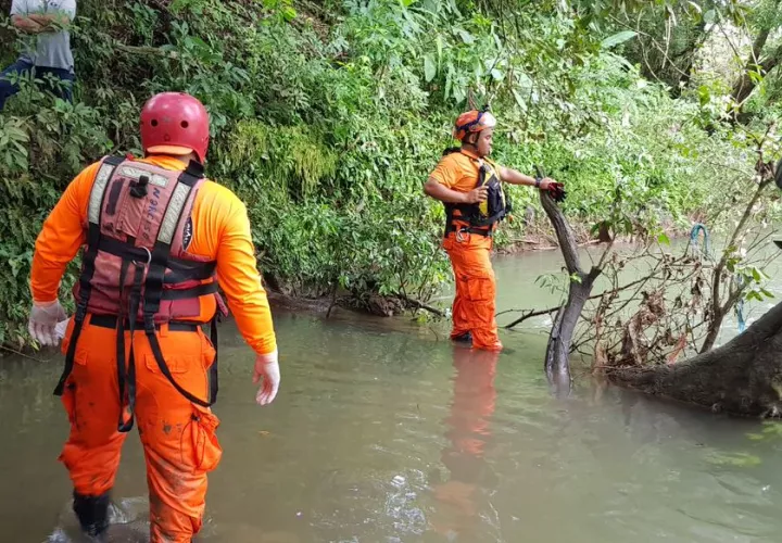 Personal de respuesta Chiriquí Mantiene búsqueda de menor desaparecido.  /  Foto: @SinaproChiriqui 