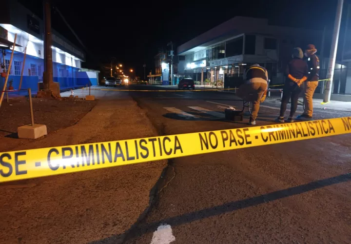 El hombre herido fue trasladado a un centro hospitalario. 